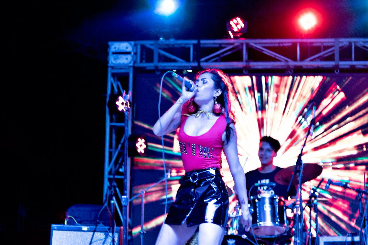 Dalma performing on stage in Colombia